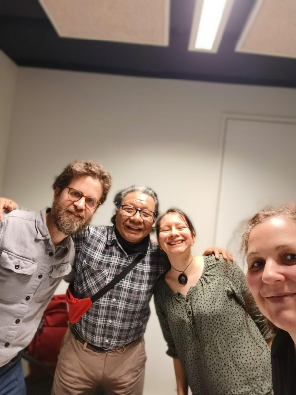 Figure 2. Joaquín, Anastácio, Ana et Anna posent ensemble pour immortaliser cette discussion. 